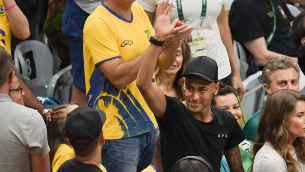 Neymar, retratado en los Juegos Olímpicos de Rio 2016, durante la final de vóleibol masculino entre Brasil e Italia. - Sputnik Mundo