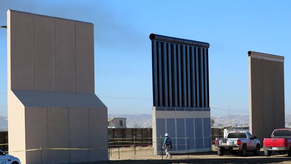 Prototipos de un muro en la frontera con México - Sputnik Mundo