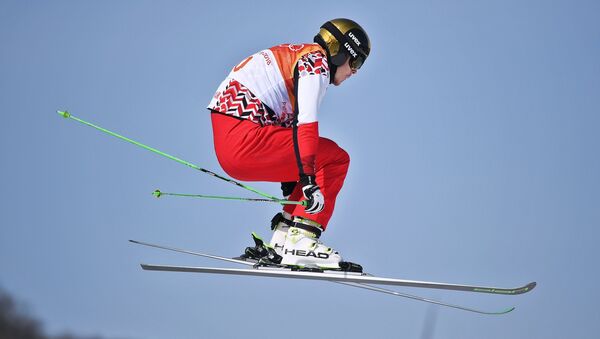 El ruso Sergey Ridzik, que ganó el bronce olímpico de Pyeongchang en el skicross de esquí acrobático - Sputnik Mundo