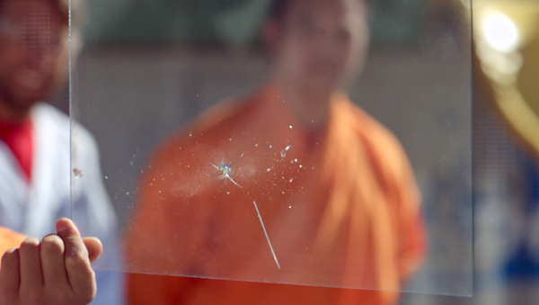 Ver para creer: un monje shaolín perfora un cristal con una aguja - Sputnik Mundo