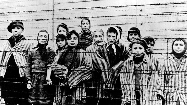 Auschwitz tras la liberación por el Ejército soviético en enero de 1945 - Sputnik Mundo