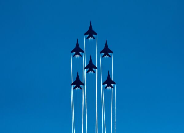 Rápidos y letales: los aviones militares más veloces de Rusia - Sputnik Mundo