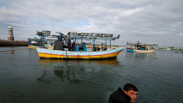 El barco pesquero donde asesinaron al palestino Ismail Abu Riyala - Sputnik Mundo