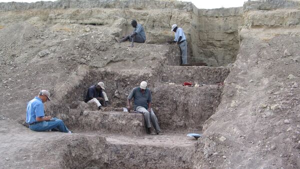 Arqueólogos trabajan en el sitio de excavación de Olorgesailie - Sputnik Mundo