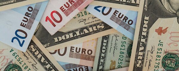 Dólares y euros Dólares y euros - Sputnik Mundo