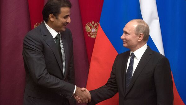 El emir de Catar, Tamim bin Hamad Thani, y el presidente ruso, Vladímir Putin - Sputnik Mundo