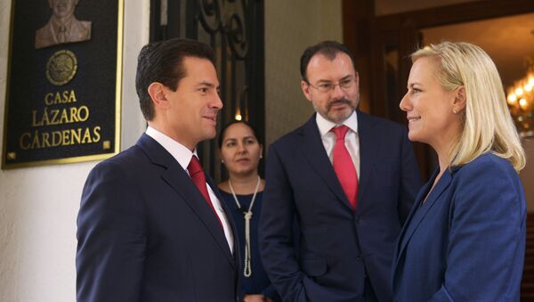 Presidente de México Enrique Peña Nieto, canciller de México Luis Videgaray, y secretaría de Seguridad Interna de EEUU Kirstjen Nielsen - Sputnik Mundo