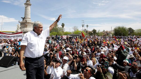 Andrés Manuel López Obrador, candidato de izquierda para las presidenciales en México - Sputnik Mundo