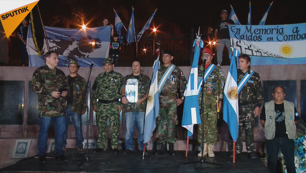 Argentina conmemora la guerra de las Malvinas (vídeo) - Sputnik Mundo
