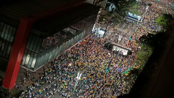 Protestas en Sao Paulo, Brasil, contra el expresidente brasileño Luiz Inácio Lula da Silva - Sputnik Mundo