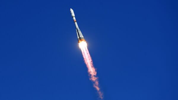 Un cohete portador ruso Soyuz - Sputnik Mundo