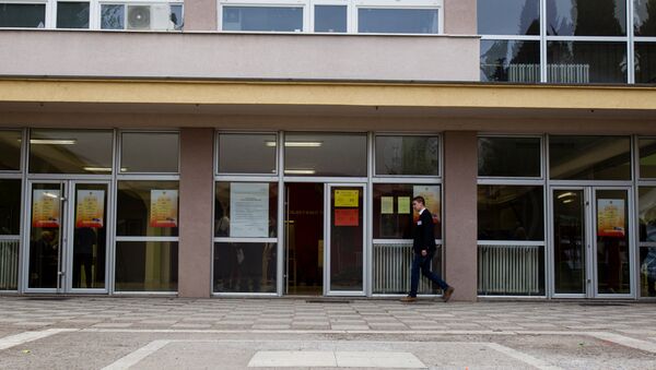 Un colegio electoral en Montenegro - Sputnik Mundo