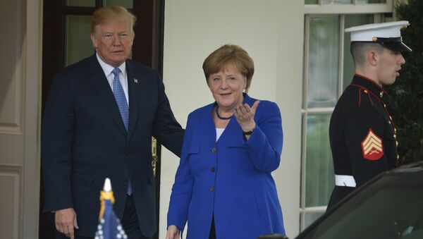 El presidente de Estados Unidos, Donald Trump, recibe a la canciller alemana, Angela Merkel, en la Casa Blanca - Sputnik Mundo
