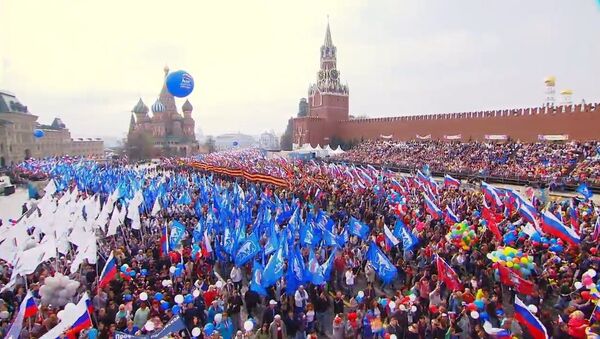 Más de 100.000 personas participan en las celebraciones del Primero de Mayo en Moscú - Sputnik Mundo