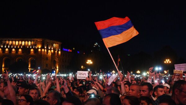 Las protestas de la oposición en Armenia - Sputnik Mundo