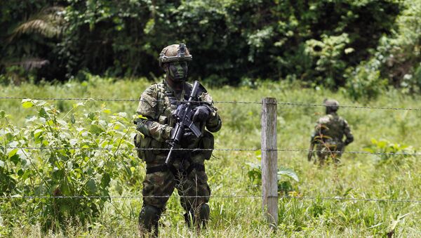 Militares colombianos en la frontera con Ecuador - Sputnik Mundo