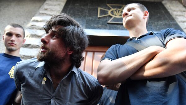 Radicales ucranianos detienen a un brasileño, Rafael Lusvarghi, que luchó en Donbás - Sputnik Mundo