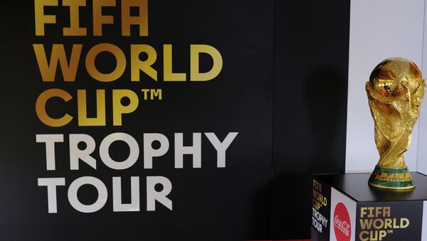 El trofeo de la Copa Mundial de fútbol (archivo) - Sputnik Mundo