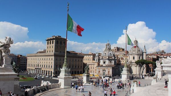 La bandera de Italia en Roma - Sputnik Mundo