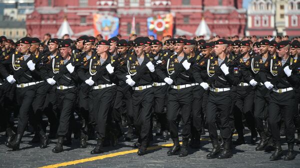 Infantería de Marina durante el Desfile del Día de la Victoria en la Plaza Rusia, Moscú, Rusia - Sputnik Mundo