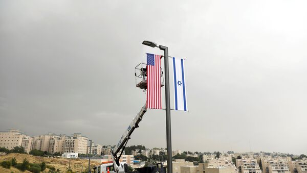 Banderas de Israel y EEUU en Jerusalén - Sputnik Mundo