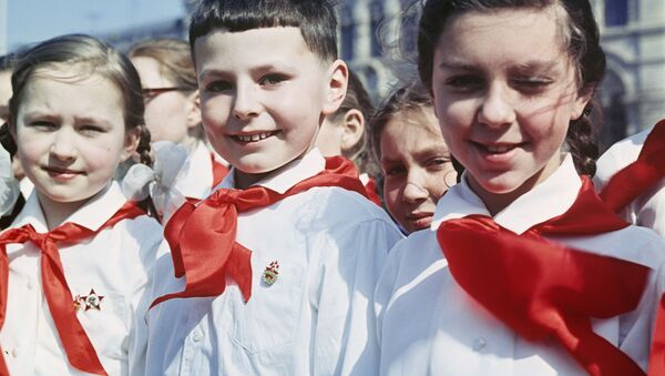 La Organización de Pioneros, los Scouts al estilo de la URSS - Sputnik Mundo