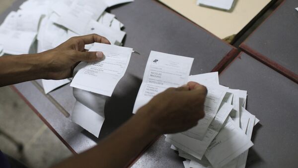 Escrutinio de votos después de las elecciones presidenciales en Venezuela - Sputnik Mundo