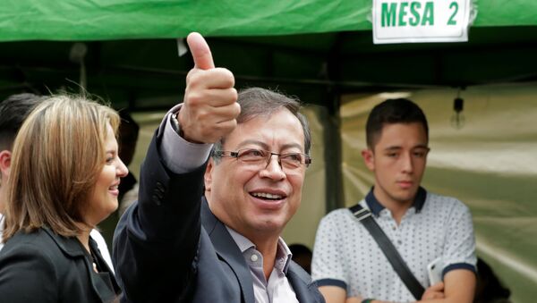 Gustavo Petro, candidato presidencial colombiano - Sputnik Mundo
