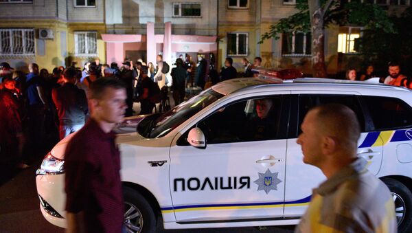 Policía ucraniana cerca del lugar del supuesto asesinato del periodista ruso Arkadi Bábchenko - Sputnik Mundo