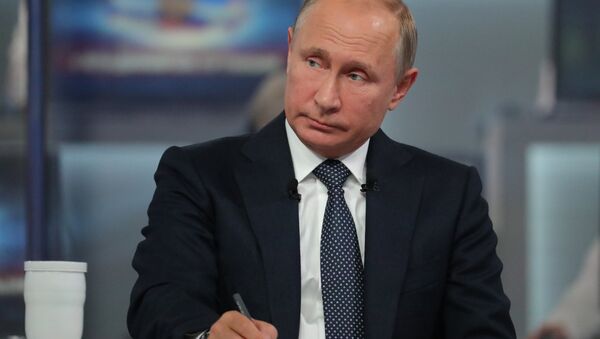 La 16 'Línea directa' con Vladímir Putin - Sputnik Mundo