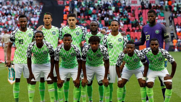 Selección de fútbol de Nigeria con la camiseta ideada por Nike para la Copa Mundial de Fútbol Rusia 2018. - Sputnik Mundo