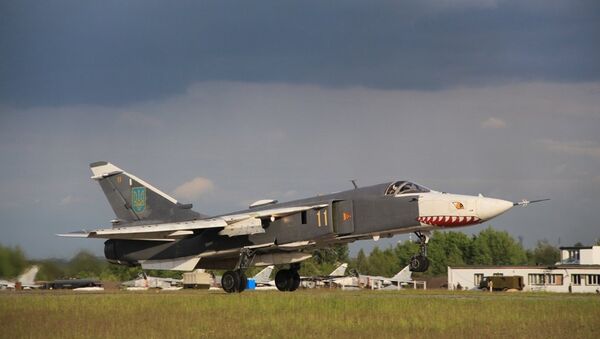 Bombardero Su-24 de las Fuerzas Aéreas de Ucrania - Sputnik Mundo