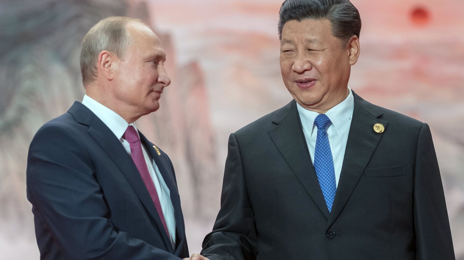 Presidente de Rusia, Vladímir Putin, y presidente de China, Xi Jinping - Sputnik Mundo, 1920, 25.08.2021
