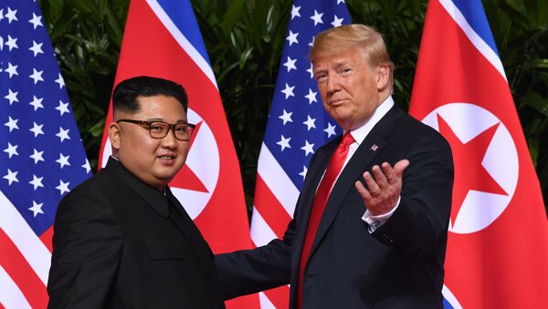 El líder norcoreano Kim Jong-un y el presidente de EEUU, Donald Trump (archivo) - Sputnik Mundo