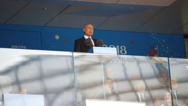 El presidente de Rusia, Vladímir Putin, durante la apertura del Mundial 2018 - Sputnik Mundo
