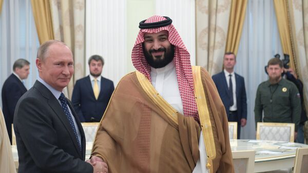 El presidente de Rusia, Vladímir Putin y el rey saudí Salman bin Abdulaziz Saud - Sputnik Mundo