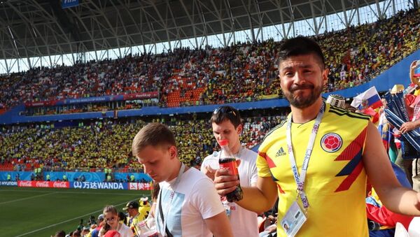 Hincha colombiano lamenta derrota frente a Japón - Sputnik Mundo