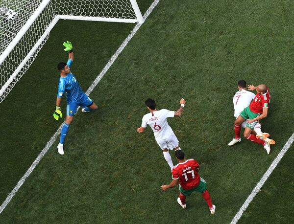 El primer gol de Portugal en el partido contra Marruecos por la fase de grupos del Mundial de Rusia El primer gol de Portugal en el partido contra Marruecos por la fase de grupos del Mundial de Rusia - Sputnik Mundo