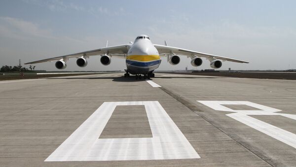 Un avión de transporte ucraniano An-225 - Sputnik Mundo