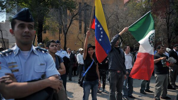 Banderas de Venezuela y México (archivo) - Sputnik Mundo