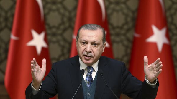 El presidente de Turquía, Recep Tayyip Erdogan, habla durante una ceremonia de premios culturales en Ankara, Turquía - Sputnik Mundo
