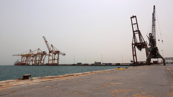 La vista al puerto yemení Al Hudaida - Sputnik Mundo