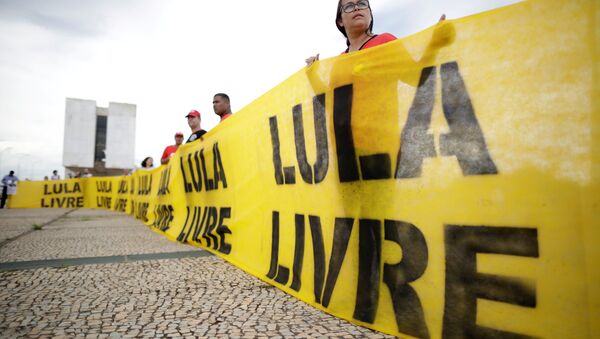 Manifestación a favor de la liberación del expresidente brasileño Luiz Inácio Lula da Silva - Sputnik Mundo
