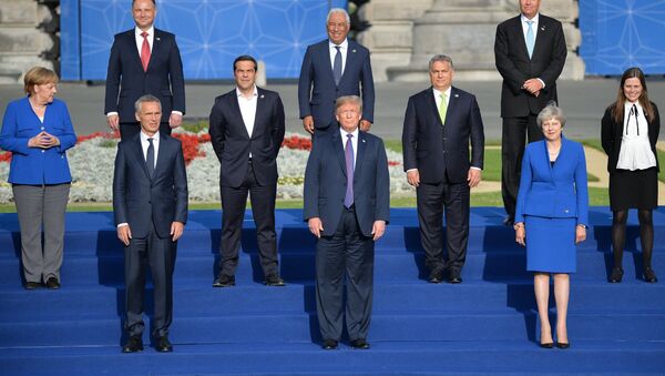 Los líderes de los países miembros de la OTAN durante la cumbre de la Alianza en Bruselas - Sputnik Mundo