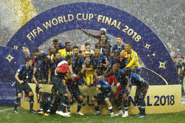 Francia y Croacia se enfrentan en la final del Mundial de Rusia - Sputnik Mundo