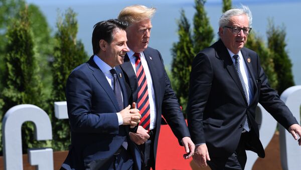 El primer ministro italiano Giuseppe Conte, el presidente estadounidense Donald Trump y el presidente de la Comisión Europea Jean-Claude Juncker - Sputnik Mundo
