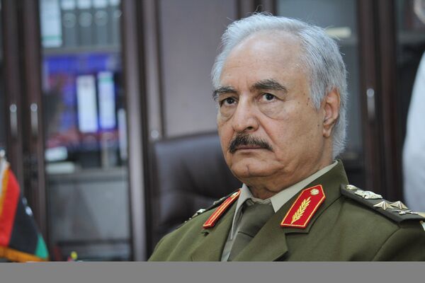 Jalifa Haftar, comandante del Ejército Nacional de Libia Jalifa Haftar, comandante del Ejército Nacional de Libia - Sputnik Mundo