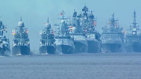 Rusia celebra el Día de la Armada con un gran desfile de buques militares - Sputnik Mundo