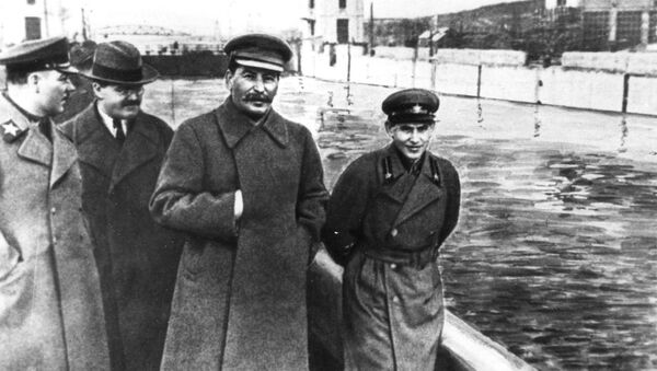 El 'photoshop' soviético: cómo los censores cambiaron la historia de la URSS - Sputnik Mundo