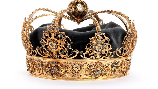Una de las coronas reales de Carlos IX robadas en Suecia - Sputnik Mundo
